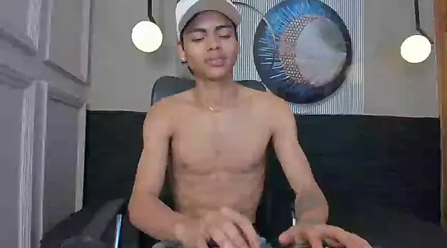 Snapshot of adam_piarse01 chatting on January 11, 2025, 6:35 am adam piarse01 online show from January 11, 2025, 6:35 am