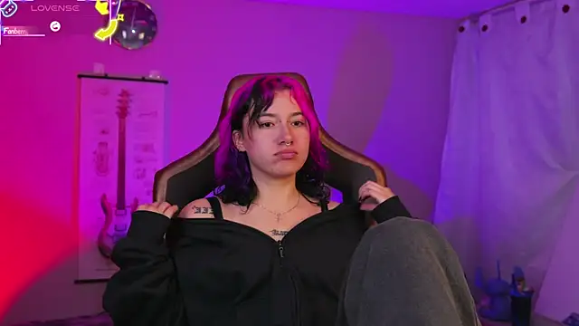 Snapshot of _zephyr_ chatting on October 2, 2025, 3:46 am  zephyr  online show from October 2, 2025, 3:46 am