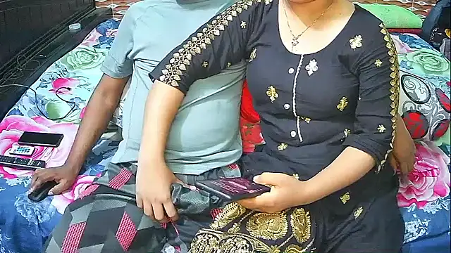 Hot Nila online show from March 19, 2026, 3:32 am