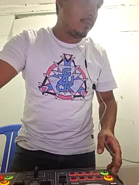 ikkyh2rj online show from January 8, 2025, 12:38 am