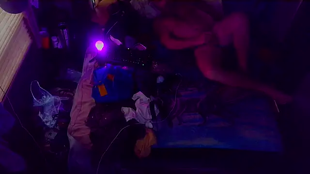 Snapshot of bluedragon0525 chatting on October 11, 2025, 5:44 pm bluedragon0525 online show from October 11, 2025, 5:44 pm