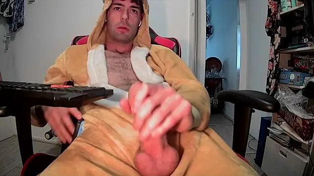 Snapshot of onesieboyx chatting on October 14, 2025, 2:18 pm onesieboyx online show from October 14, 2025, 2:18 pm