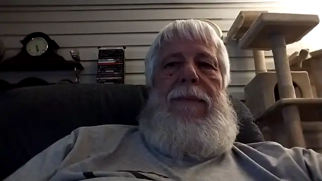 Snapshot of Futura_intx chatting on April 21, 2026, 11:29 pm Futura intx online show from April 21, 2026, 11:29 pm