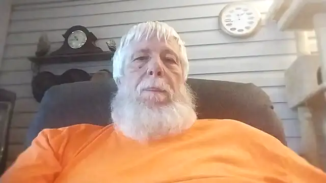 Snapshot of Futura_intx chatting on April 28, 2026, 4:45 pm Futura intx online show from April 28, 2026, 4:45 pm