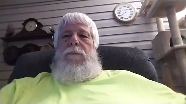 Snapshot of Futura_intx chatting on May 9, 2026, 12:49 am Futura intx online show from May 9, 2026, 12:49 am