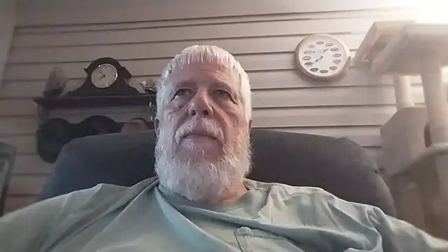 Snapshot of Futura_intx chatting on May 29, 2026, 12:52 am Futura intx online show from May 29, 2026, 12:52 am