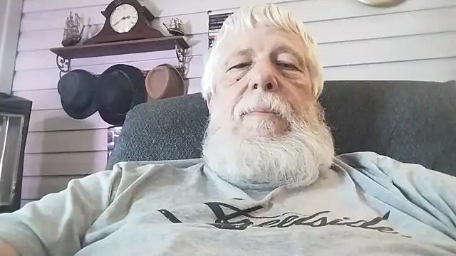 Snapshot of Futura_intx chatting on July 11, 2026, 7:38 pm Futura intx online show from July 11, 2026, 7:38 pm