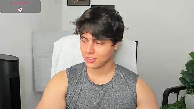 Snapshot of Thom_Ohtani chatting on March 6, 2025, 4:49 pm Thom Ohtani online show from March 6, 2025, 4:49 pm