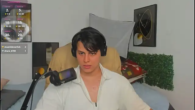Snapshot of Thom_Ohtani chatting on May 15, 2026, 11:34 pm Thom Ohtani online show from May 15, 2026, 11:34 pm