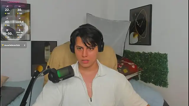 Snapshot of Thom_Ohtani chatting on May 16, 2026, 12:18 am Thom Ohtani online show from May 16, 2026, 12:18 am
