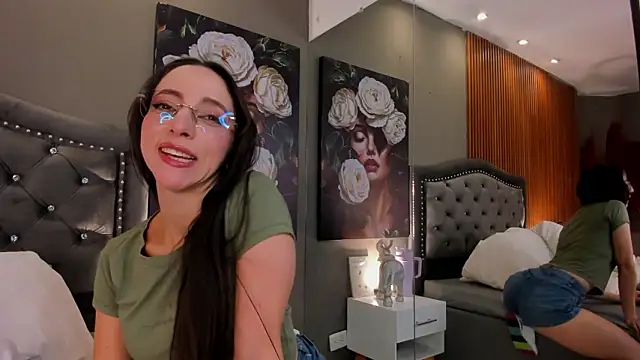 Snapshot of KimStone1 chatting on March 8, 2026, 2:04 am KimStone1 online show from March 8, 2026, 2:04 am