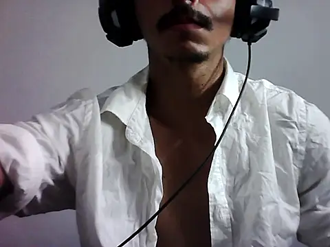 MagrinhoSaradoo online show from November 2, 2025, 12:35 am