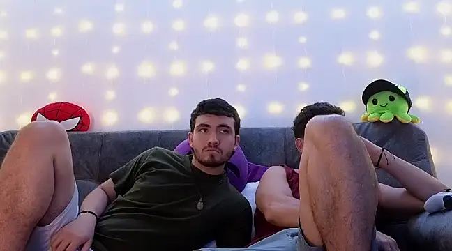 Snapshot of ErickBrant chatting on February 4, 2025, 11:27 pm ErickBrant online show from February 4, 2025, 11:27 pm