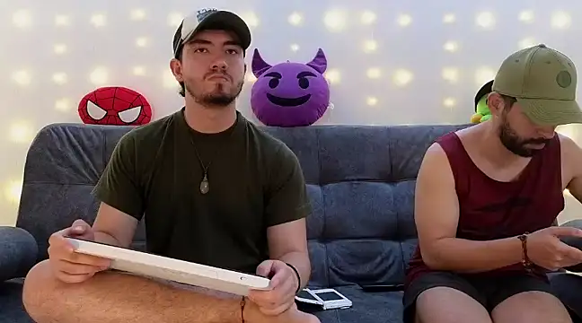 Snapshot of ErickBrant chatting on February 5, 2025, 10:01 pm ErickBrant online show from February 5, 2025, 10:01 pm