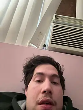 kingbee7772 online show from March 20, 2025, 10:51 pm