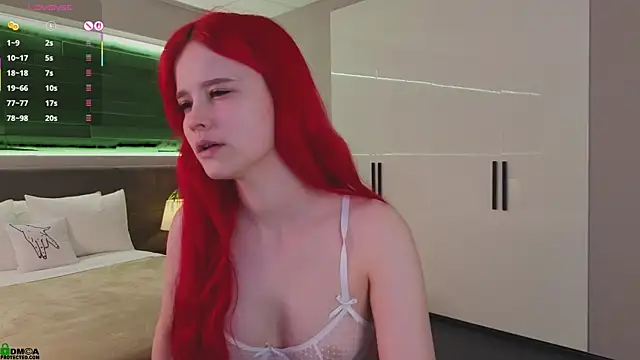 Rina Red online show from November 16, 2025, 1:33 am