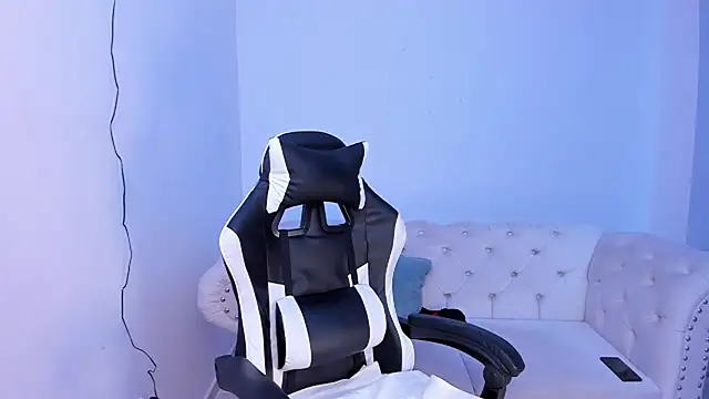 Santiago huntt online show from March 18, 2025, 10:15 pm