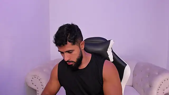 Santiago huntt online show from February 6, 2026, 8:23 pm