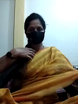 Snapshot of priyancyfun chatting on February 14, 2025, 1:13 am priyancyfun online show from February 14, 2025, 1:13 am