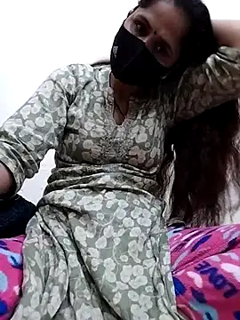 Snapshot of priyancyfun chatting on February 21, 2025, 12:28 pm priyancyfun online show from February 21, 2025, 12:28 pm