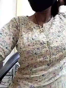 Snapshot of priyancyfun chatting on March 5, 2025, 12:49 am priyancyfun online show from March 5, 2025, 12:49 am