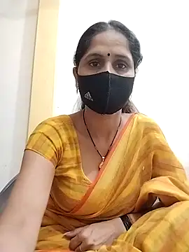 Snapshot of priyancyfun chatting on March 6, 2025, 7:47 am priyancyfun online show from March 6, 2025, 7:47 am