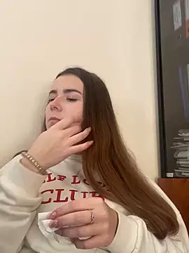 mewKate online show from February 10, 2025, 2:05 pm