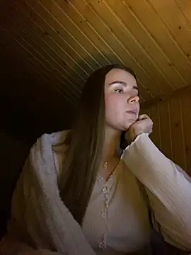 mewKate online show from March 21, 2025, 7:02 pm