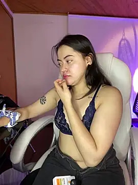Camila pinkk online show from May 19, 2026, 1:50 pm