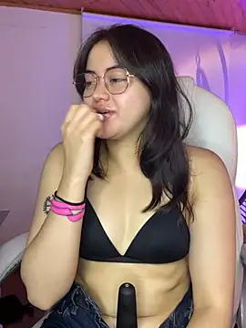 Camila pinkk online show from May 29, 2026, 2:15 pm