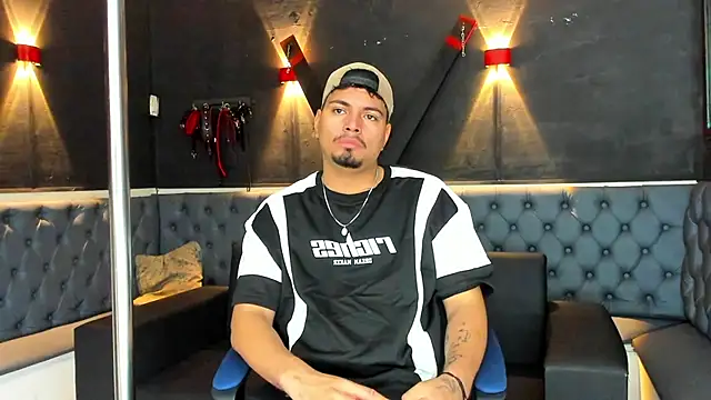 EnriquevillaF online show from October 15, 2025, 11:43 am
