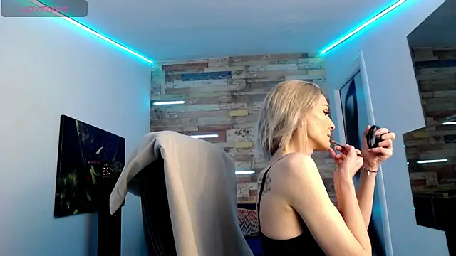 AshlineKatte online show from February 5, 2025, 6:04 pm