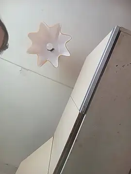 Lauren Amabel online show from April 16, 2026, 9:54 am