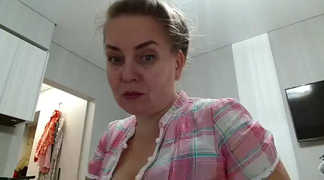 Lolawhite8 online show from March 22, 2025, 5:20 pm