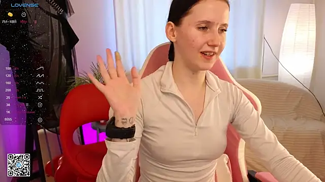 mon lola online show from February 22, 2025, 10:51 am