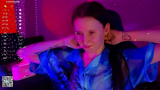 mon lola online show from March 6, 2025, 2:18 pm