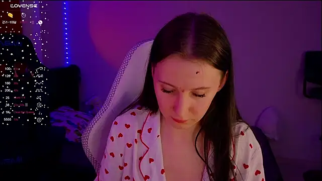 mon lola online show from March 15, 2025, 8:43 pm