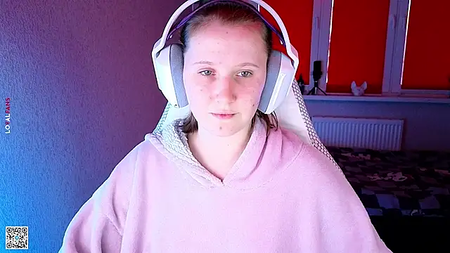 mon lola online show from September 28, 2025, 2:55 pm