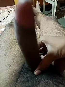 Snapshot of CosmicEmuu chatting on September 16, 2025, 1:34 pm CosmicEmuu online show from September 16, 2025, 1:34 pm