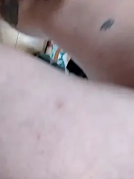 Snapshot of jayjay198080 chatting on February 11, 2025, 12:28 am jayjay198080 online show from February 11, 2025, 12:28 am