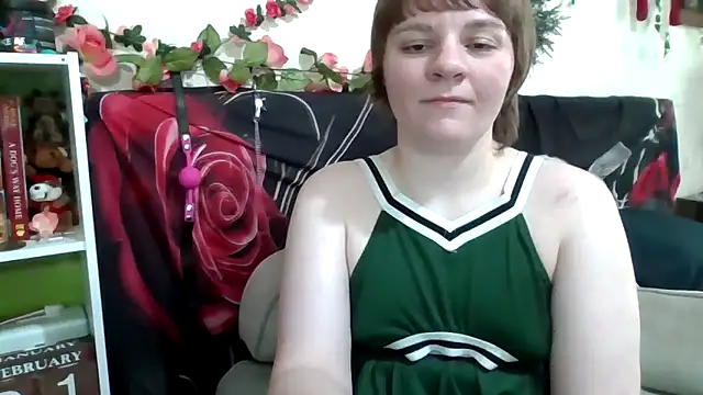 AverageRose online show from February 21, 2026, 6:42 pm