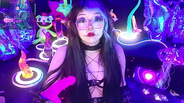 LaytonBox online show from February 20, 2026, 2:39 pm