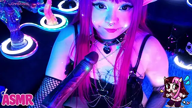 LaytonBox online show from June 24, 2026, 3:00 pm
