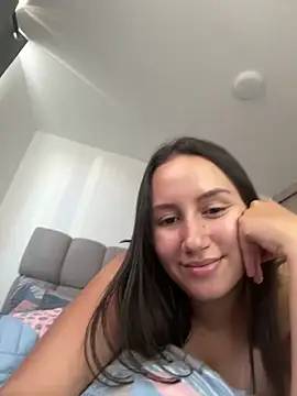 Jullya x online show from June 19, 2026, 9:07 pm
