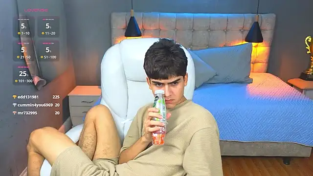 Tommy18   online show from March 19, 2025, 11:06 am