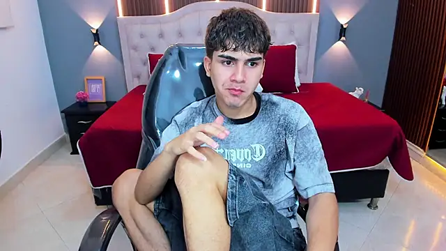 Tommy18   online show from May 16, 2026, 3:25 am