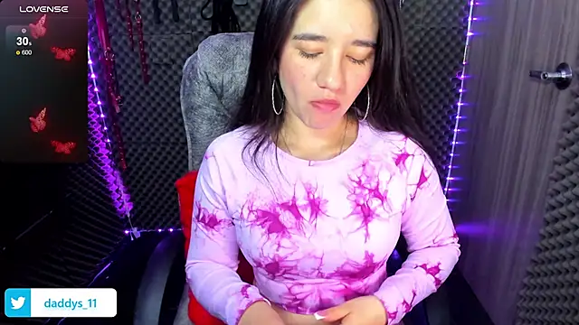 lilihot  online show from March 13, 2025, 4:23 pm