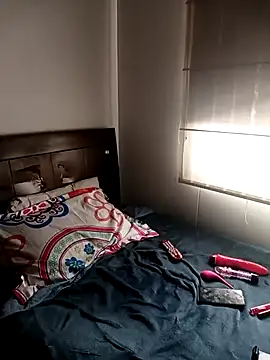 JaquiDi online show from February 26, 2025, 4:03 pm