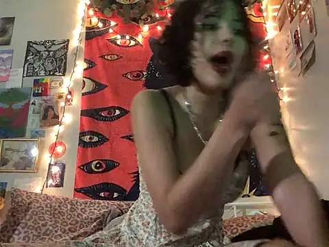 Snapshot of Rubyred2369 chatting on January 15, 2025, 1:02 am Rubyred2369 online show from January 15, 2025, 1:02 am