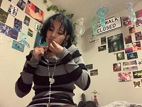 Snapshot of Rubyred2369 chatting on January 25, 2025, 9:04 pm Rubyred2369 online show from January 25, 2025, 9:04 pm